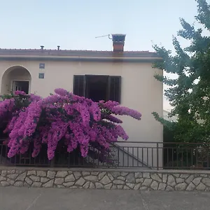 Mara Apartment